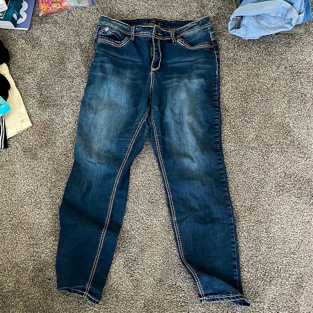 WOMENS SIZE 16 DARK WASH BLUE JEANS